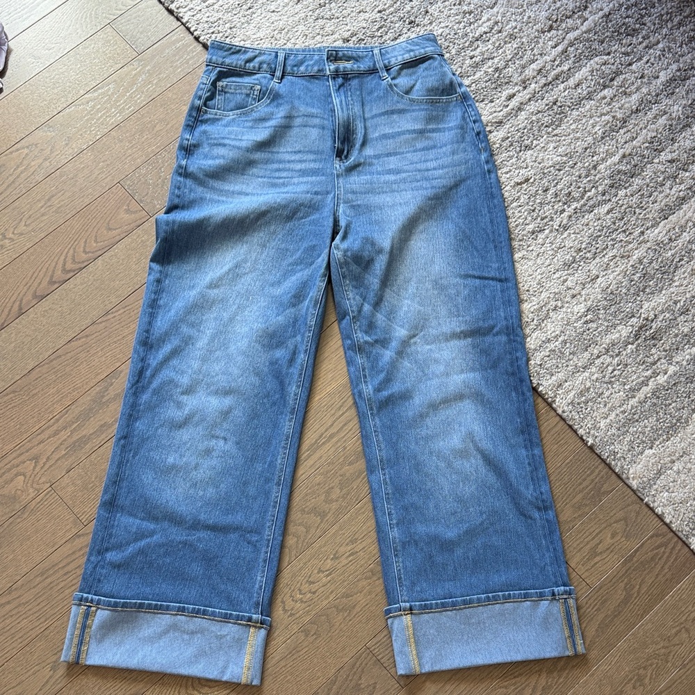 HALARA Straight-Leg Jeans in Medium Blue Wash